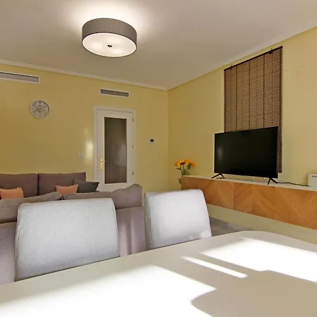 Apartmán Apartamento Marina Raset, 1-a Linea
